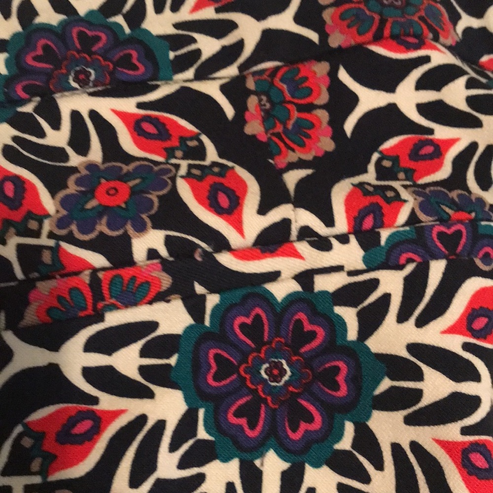 Old Navy Pixie Pants 4 Regular Beautiful Pattern - image 3